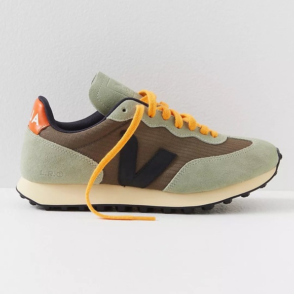 Veja Shoes - Veja Rio Branco Sneaker in Kaki/Black sizes 39EU/8US, 38EU/7US New in Box.